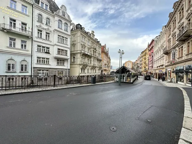 Prodej bytu 4+1, Karlovy Vary, Vřídelní, 160 m2