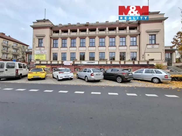 Pronájem obchodního prostoru, Ostrov, Hlavní třída, 600 m2