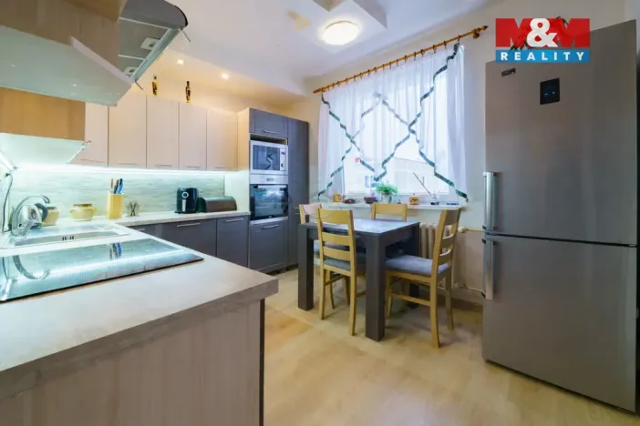 Prodej bytu 2+1, Kraslice, Hradební, 61 m2