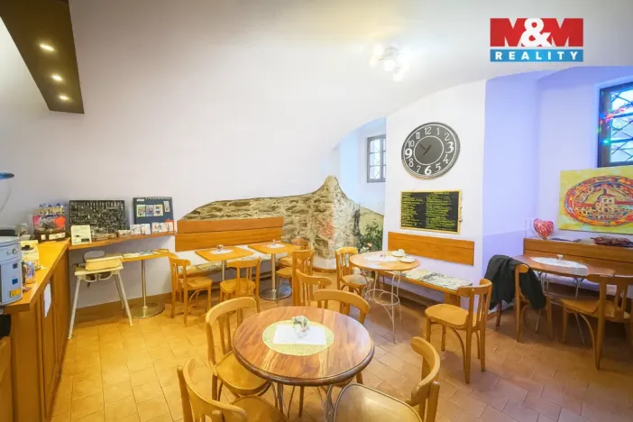 Pronájem restaurace, Jílové u Prahy, Masarykovo náměstí, 68 m2