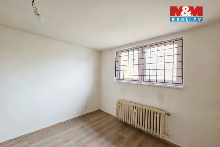 Prodej bytu 1+kk, Karlovy Vary - Rybáře, Majakovského, 24 m2