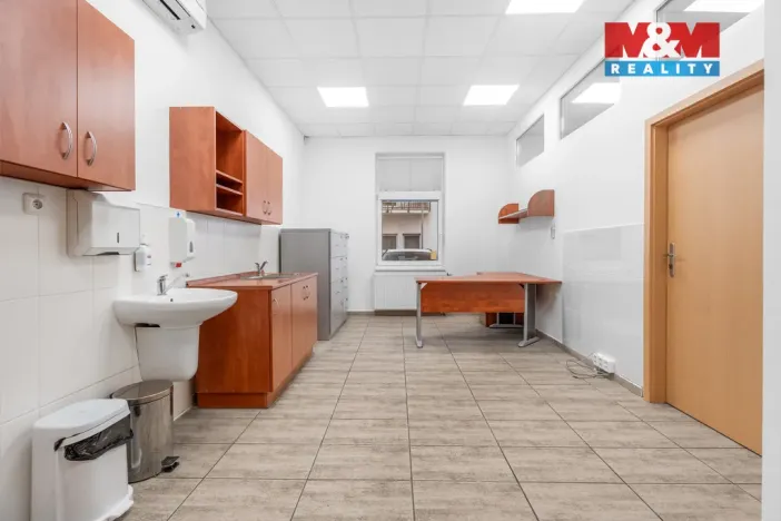 Pronájem komerční nemovitosti, Ústí nad Labem - Severní Terasa, Šrámkova, 44 m2