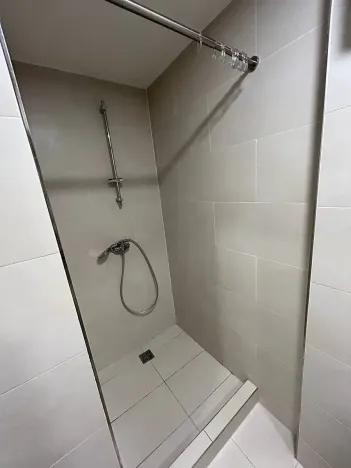 Pronájem bytu 1+kk, Praha - Vysočany, Poděbradská, 2 m2