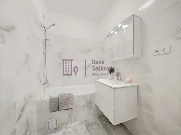 Prodej bytu 3+1, Jindřichův Hradec, Jakubská, 68 m2