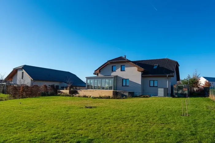 Prodej rodinného domu, Líšnice, 336 m2