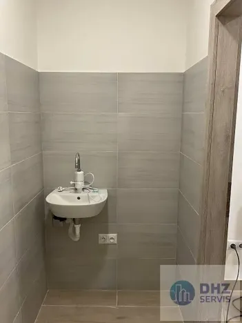 Pronájem komerční nemovitosti, Hořátev, 22 m2