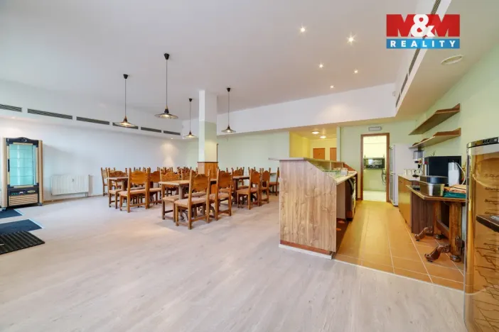 Prodej obchodního prostoru, Mariánské Lázně, Masarykova, 101 m2