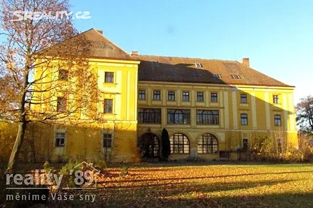 Prodej činžovního domu, Batelov, náměstí Míru, 2000 m2