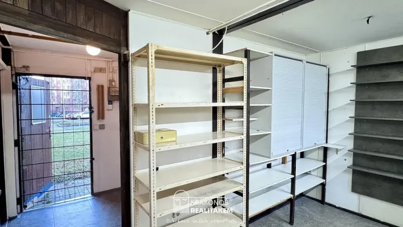 Pronájem obchodního prostoru, Kopřivnice, Obránců míru, 26 m2