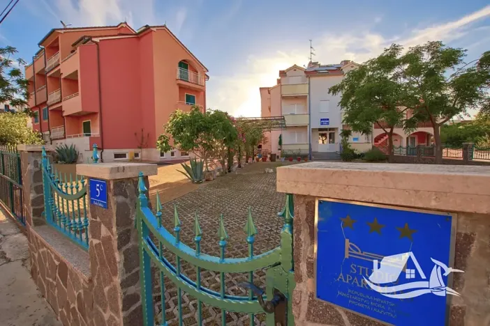 Prodej vícegeneračního domu, Vodice, Chorvatsko, 1230 m2