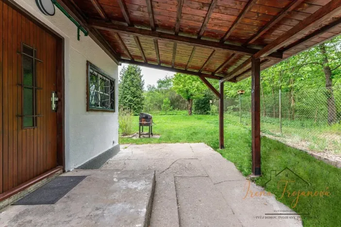 Prodej chaty, Lešany, 45 m2