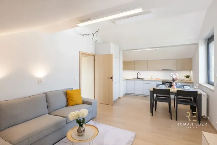 Prodej vícegeneračního domu, Praha - Záběhlice, Střemchová, 348 m2