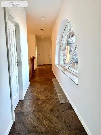 Pronájem rodinného domu, Jesenice - Zdiměřice, Skřivanová, 345 m2