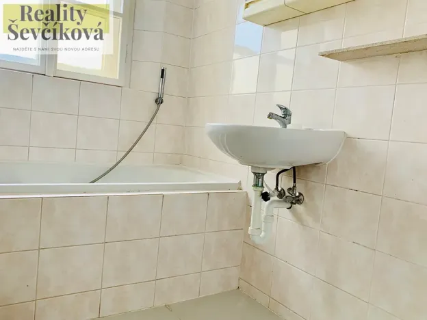 Pronájem bytu 2+1, Hradec Králové, Smetanovo nábřeží, 90 m2