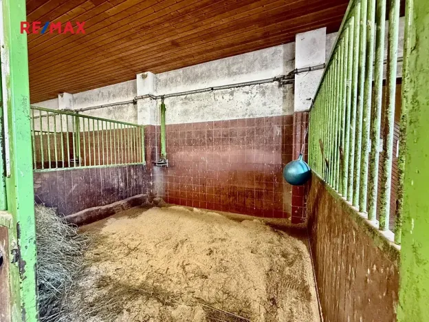 Prodej zemědělského objektu, Spálené Poříčí, 164000 m2