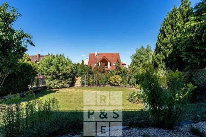 Prodej vícegeneračního domu, Praha - Štěrboholy, Pod areálem, 333 m2