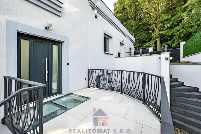 Prodej vily, Praha - Komořany, Pod lesem, 770 m2