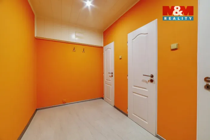 Pronájem bytu 1+1, Cheb, Osvobození, 35 m2