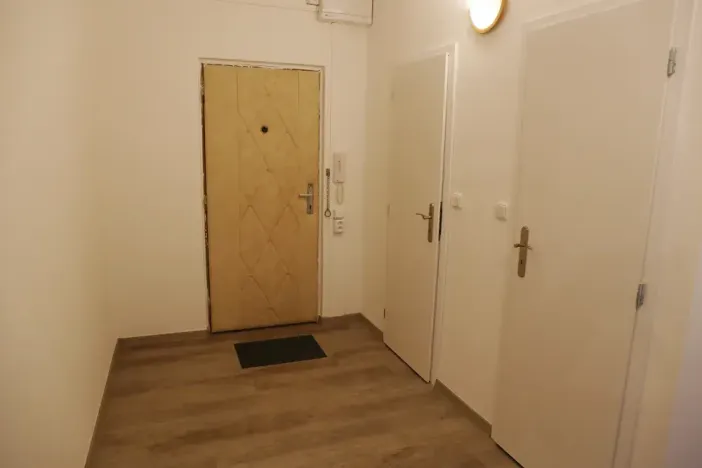 Pronájem bytu 2+1, Hradec Králové, Sezemická, 61 m2