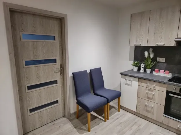 Pronájem obchodního prostoru, Neratovice, Kojetická, 11 m2