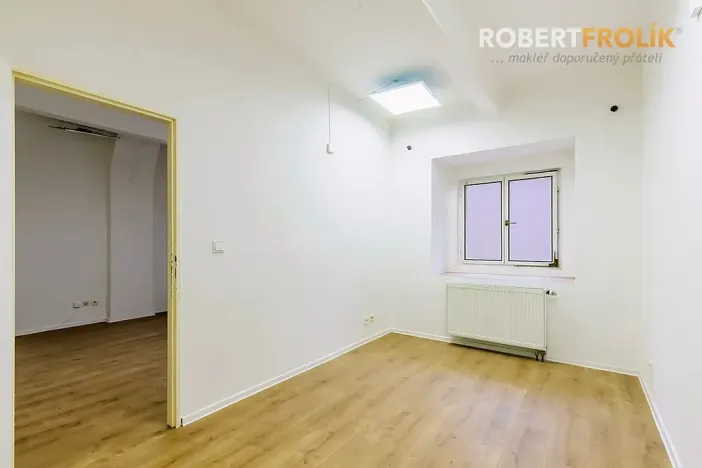 Pronájem bytu 2+kk, Praha - Bubeneč, Eliášova, 55 m2
