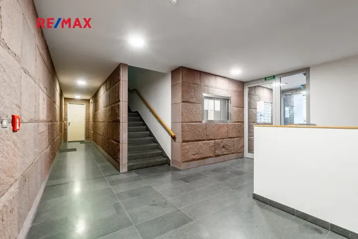 Pronájem kanceláře, Praha - Smíchov, Kováků, 103 m2