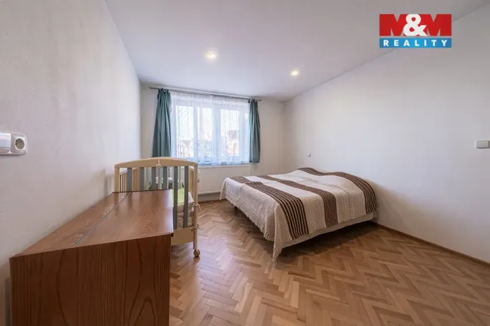 Prodej rodinného domu, Spálené Poříčí - Struhaře, 225 m2