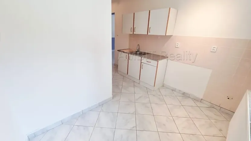 Pronájem kanceláře, Praha - Řepy, Žalanského, 63 m2