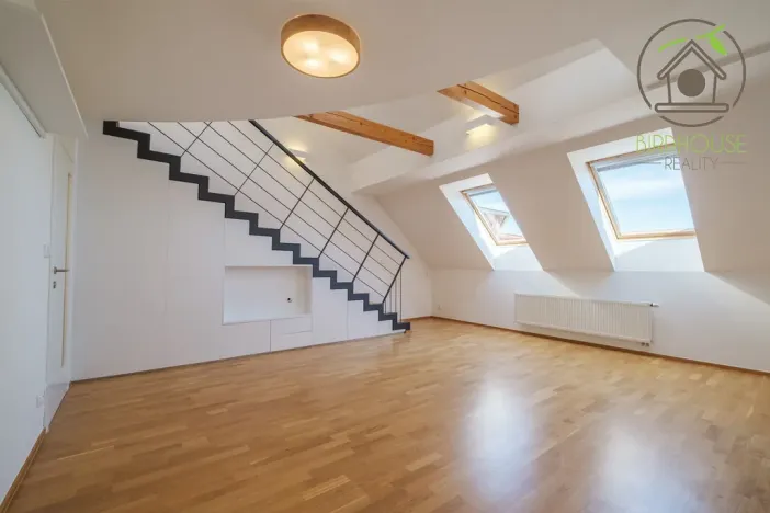 Prodej bytu 3+1, Praha - Suchdol, Brandejsovo náměstí, 116 m2