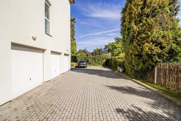 Prodej bytu 3+1, Praha - Suchdol, Brandejsovo náměstí, 116 m2