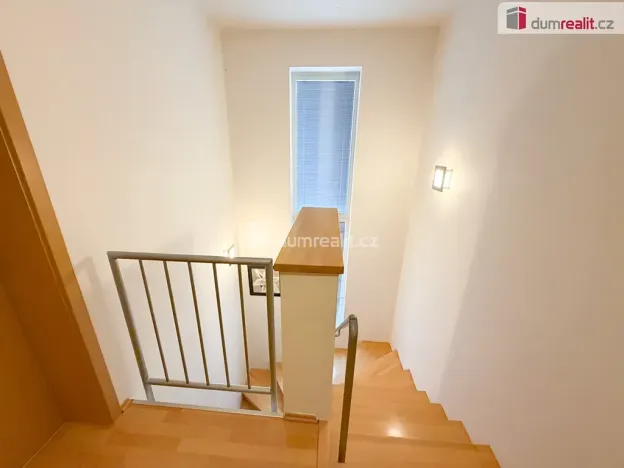 Pronájem rodinného domu, Praha - Březiněves, Za sadem, 180 m2