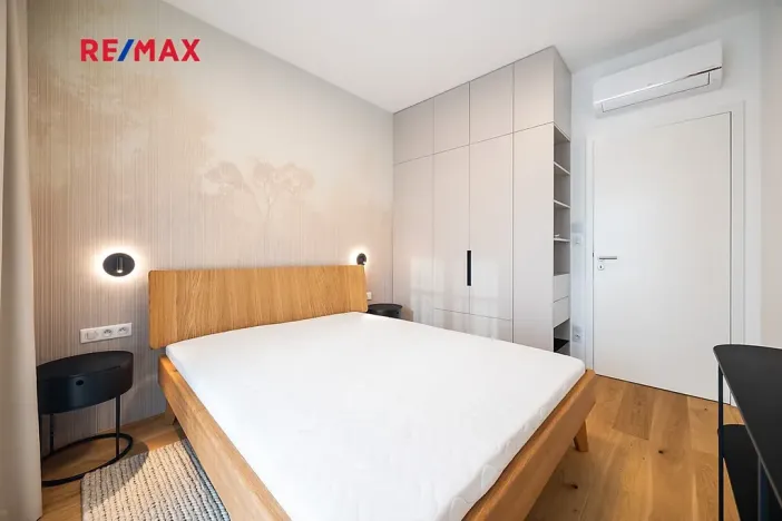 Pronájem bytu 2+kk, Praha - Vinohrady, Slezská, 43 m2