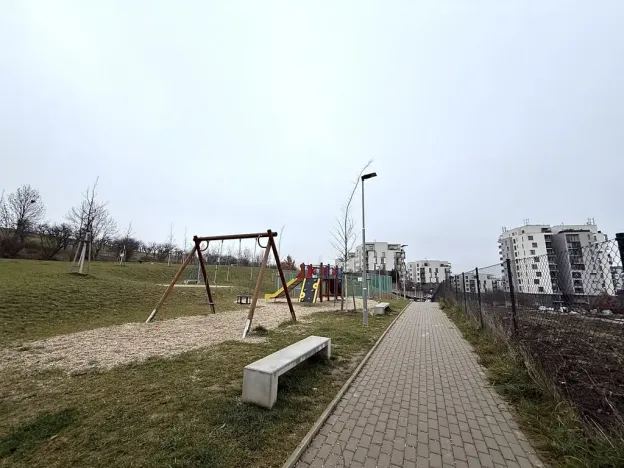 Pronájem bytu 1+kk, Praha - Hrdlořezy, V třešňovce, 40 m2