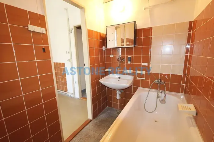 Prodej bytu 3+1, Praha - Karlín, Peckova, 96 m2