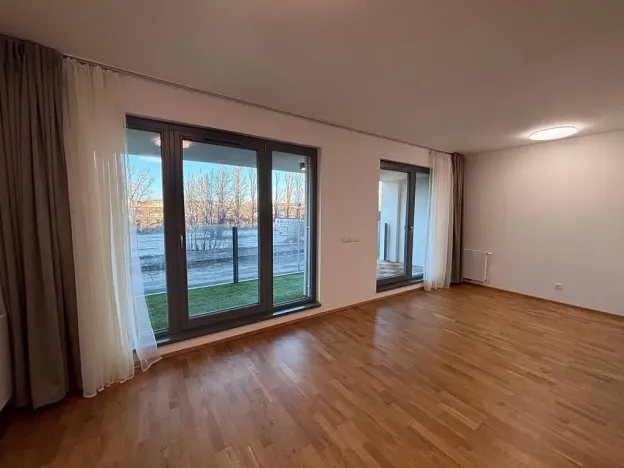 Pronájem bytu 2+kk, Praha - Karlín, Za Karlínským přístavem, 57 m2