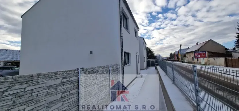 Pronájem rodinného domu, Chrášťany, 108 m2