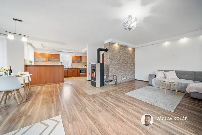 Prodej rodinného domu, Pecka, 176 m2