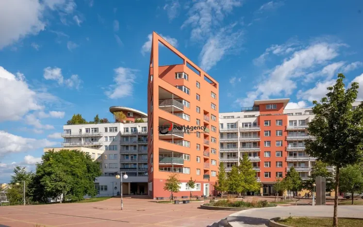 Pronájem bytu 2+kk, Praha - Hlubočepy, Trnkovo náměstí, 75 m2