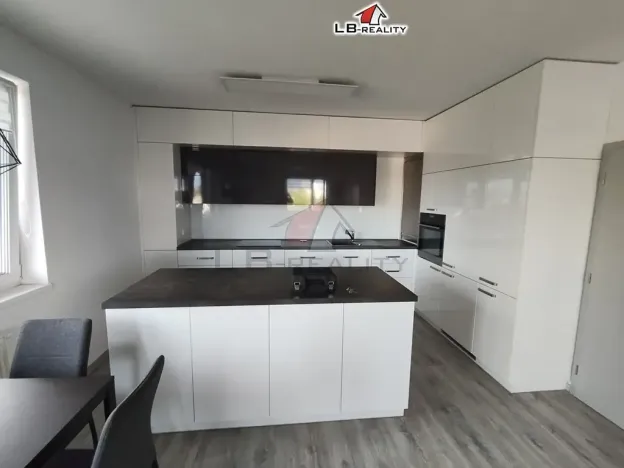 Pronájem bytu 3+kk, Nymburk, Ke Strouze, 90 m2