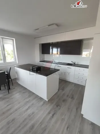 Pronájem bytu 3+kk, Nymburk, Ke Strouze, 90 m2