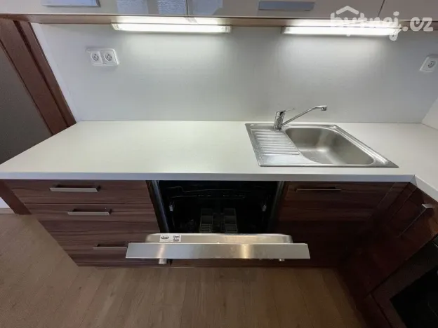 Pronájem bytu 3+kk, Olomouc - Nové Sady, Novosadský dvůr, 67 m2