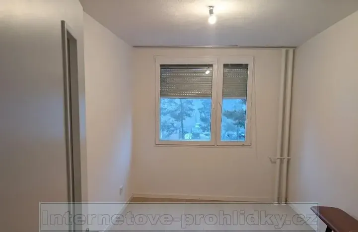 Pronájem bytu 2+kk, Praha - Kobylisy, Rajmonova, 46 m2