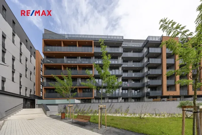 Prodej bytu 1+kk, Praha - Háje, Sochorcova, 33 m2