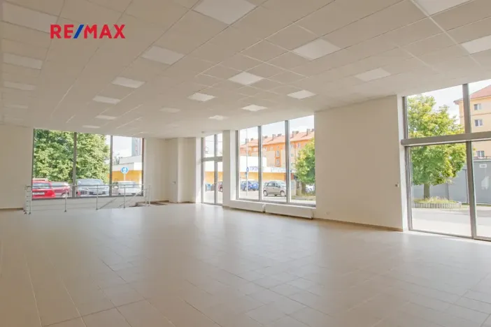 Prodej obchodního prostoru, Kladno, U tržnice, 460 m2