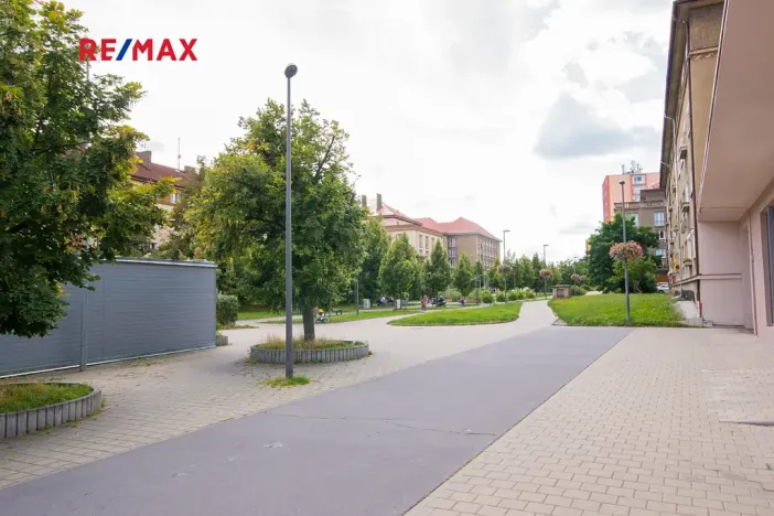 Prodej obchodního prostoru, Kladno, U tržnice, 460 m2