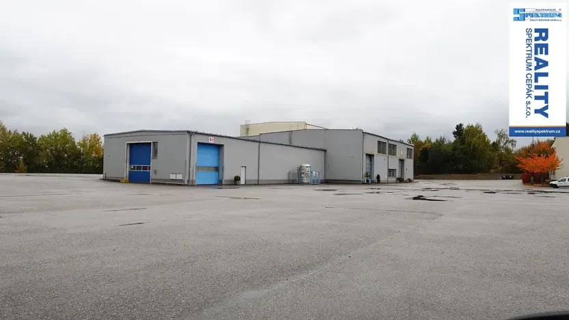 Pronájem výrobních prostor, Lišov, Hůrecká, 2357 m2