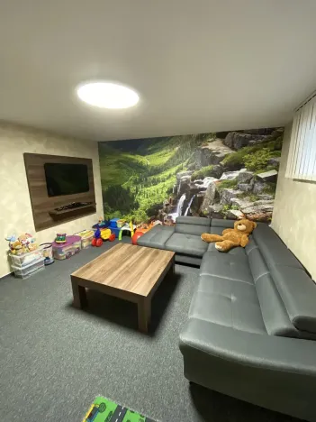 Prodej rodinného domu, Benecko, 635 m2