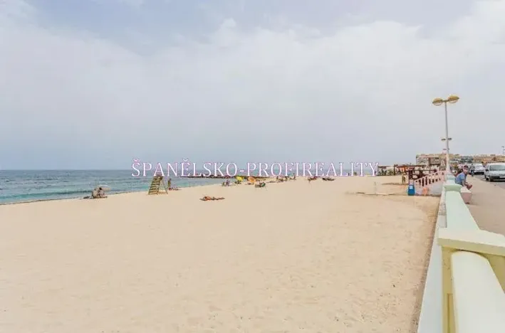 Prodej vícegeneračního domu, Torrevieja, Španělsko, 91 m2