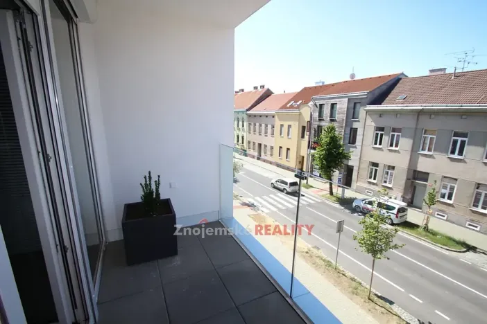 Pronájem bytu 1+kk, Znojmo, Jarošova, 29 m2