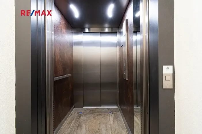 Pronájem kanceláře, Plzeň, Otýlie Beníškové, 81 m2